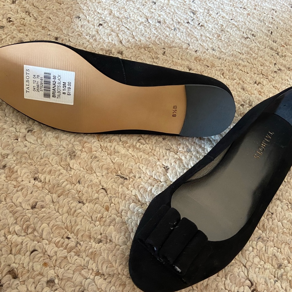 Talbots black shoe with small heel